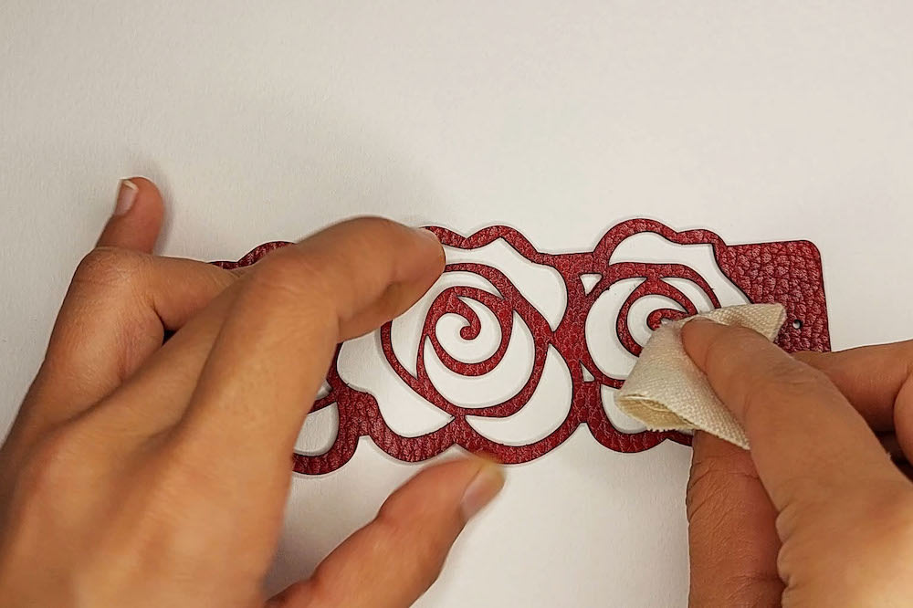 Step 3g: Buff out with a clean rag once it’s fully dry Step 3g: I buff out with a clean rag once it’s fully dry.