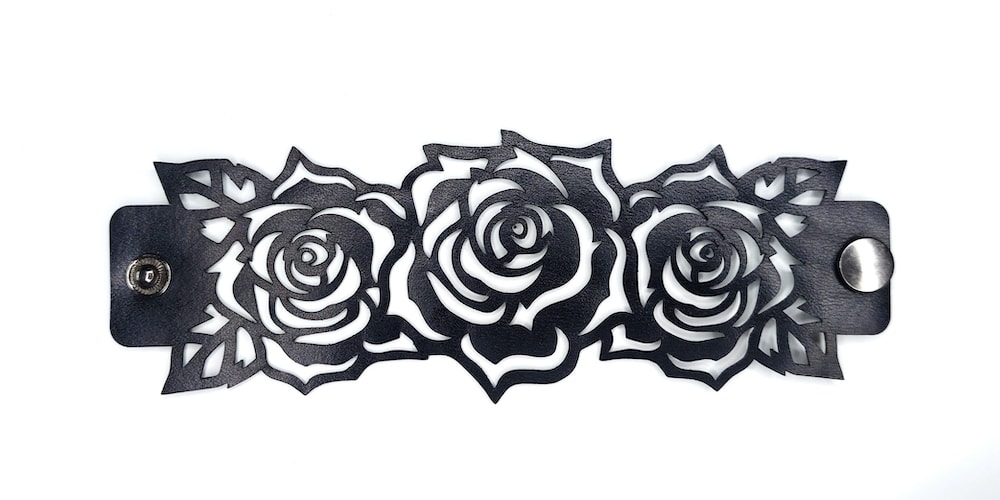 B5 black triple rose leather bracelet creation 1