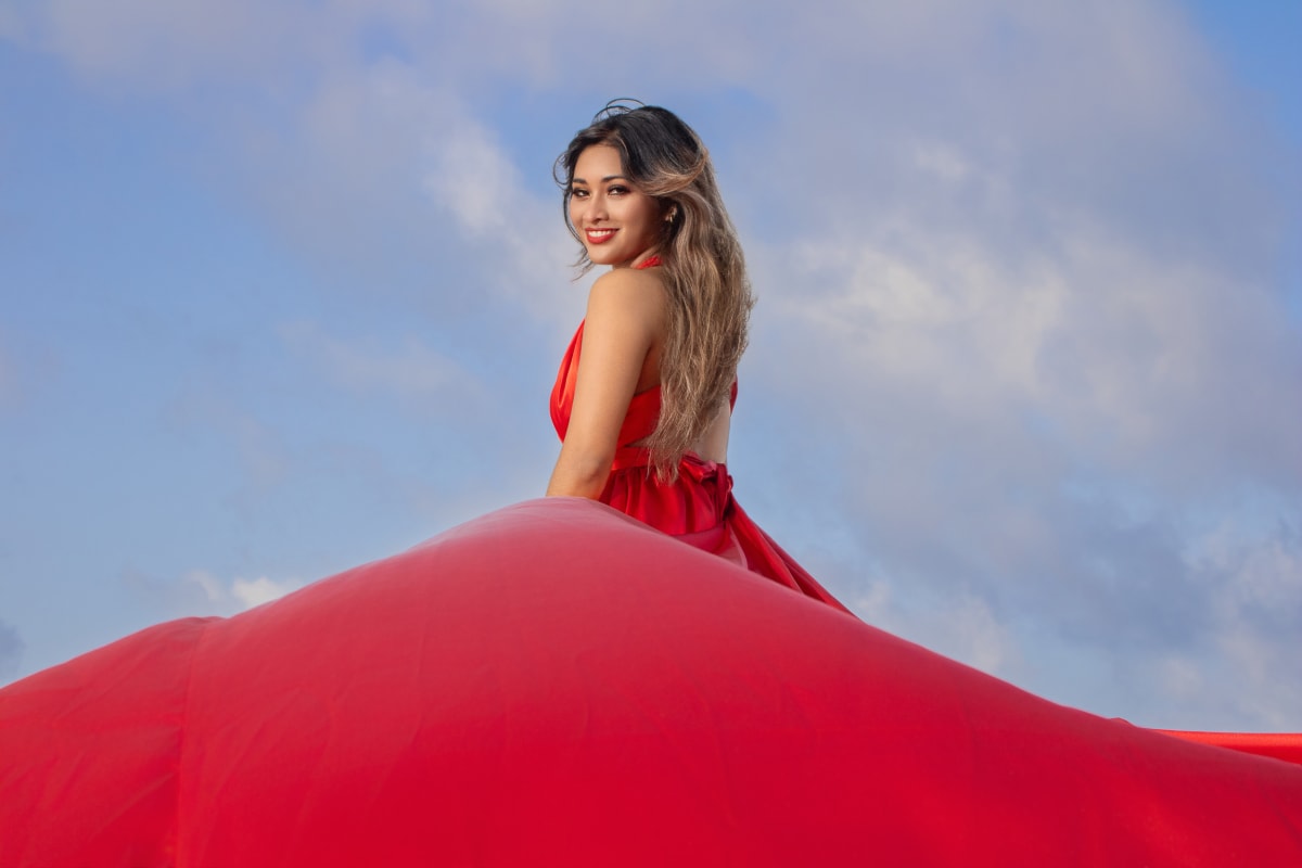 Sesión flying dress en la playa - foto 12