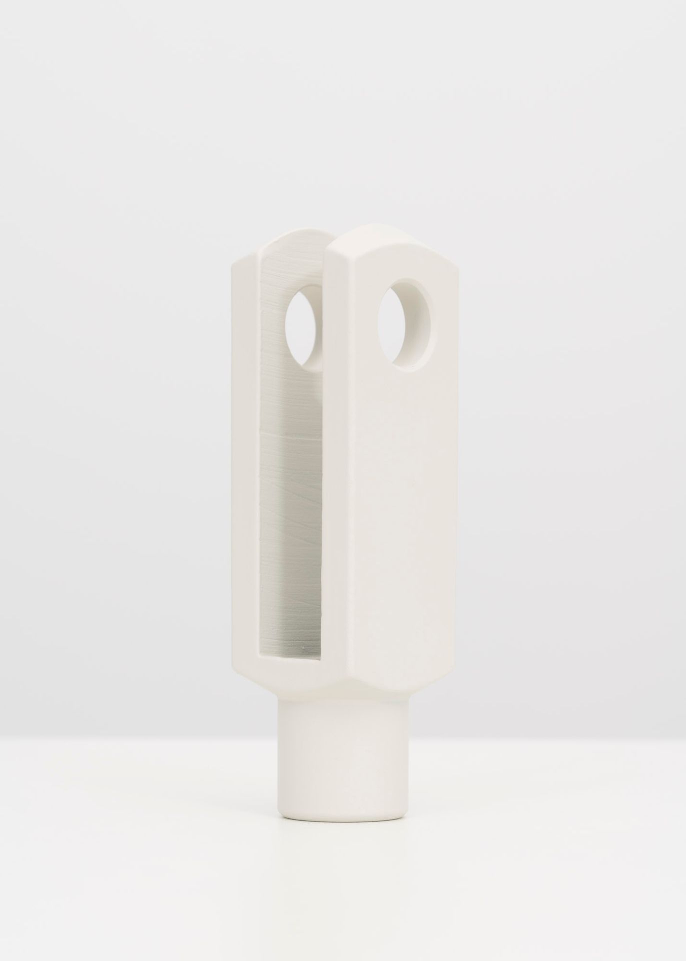 Fork Joint (Grey White), 2022. Pigment print, 59 x 42 / 84 x 59 / 119 x 84 cm. From the series DIN – RAL painted DIN parts.