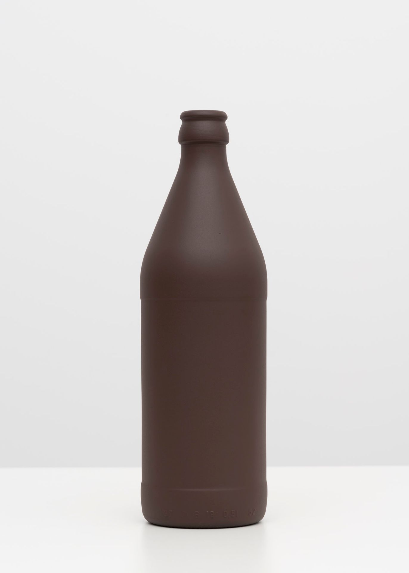 Euro-shape (Chocolate Brown), 2021. Pigment print, 59 x 42 / 84 x 59 / 119 x 84 cm. From the series DIN.
