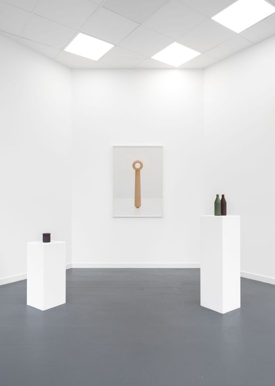 Installation view of Carsten Becker – Norm at Galerie Konstanze Wolter, 2022