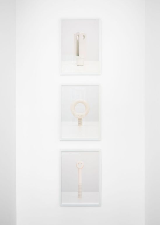 Installation view of Carsten Becker – Norm at Galerie Konstanze Wolter, 2022