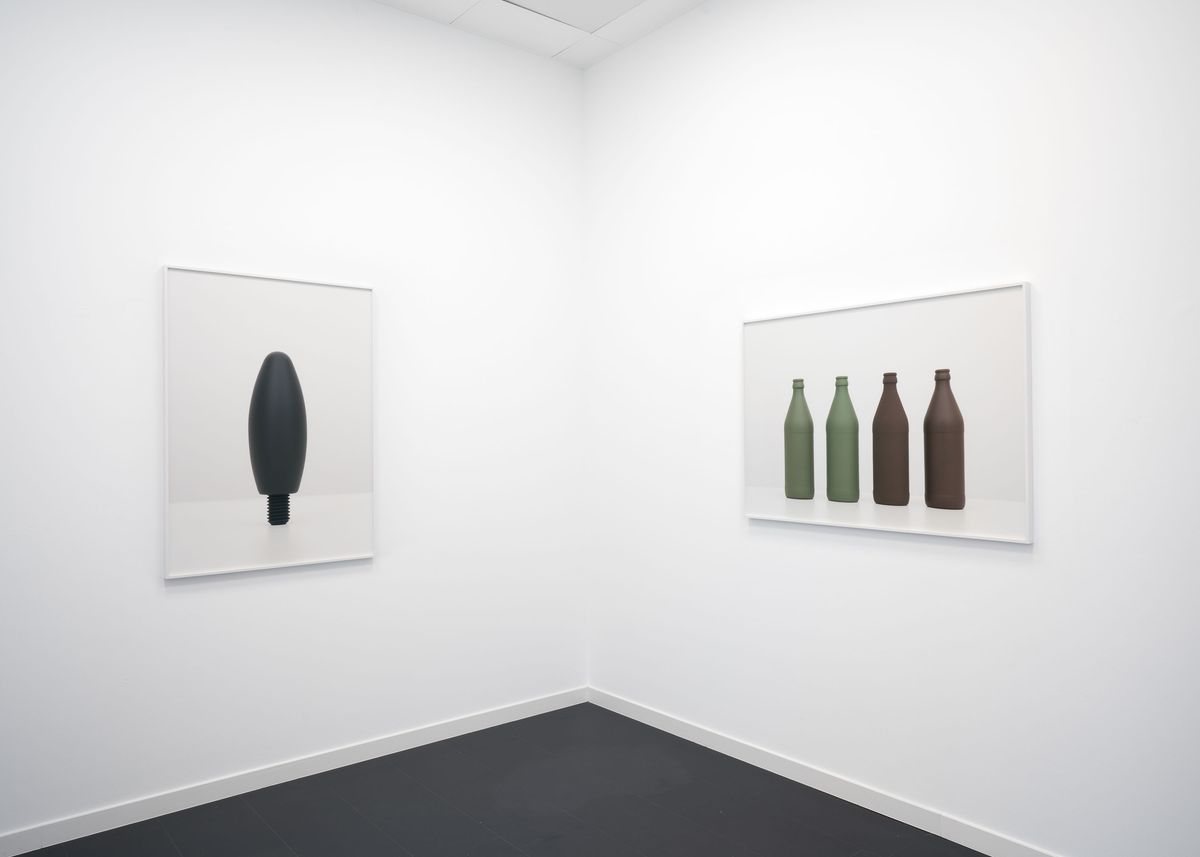 Installation view of Carsten Becker – Norm at Galerie Konstanze Wolter, 2022