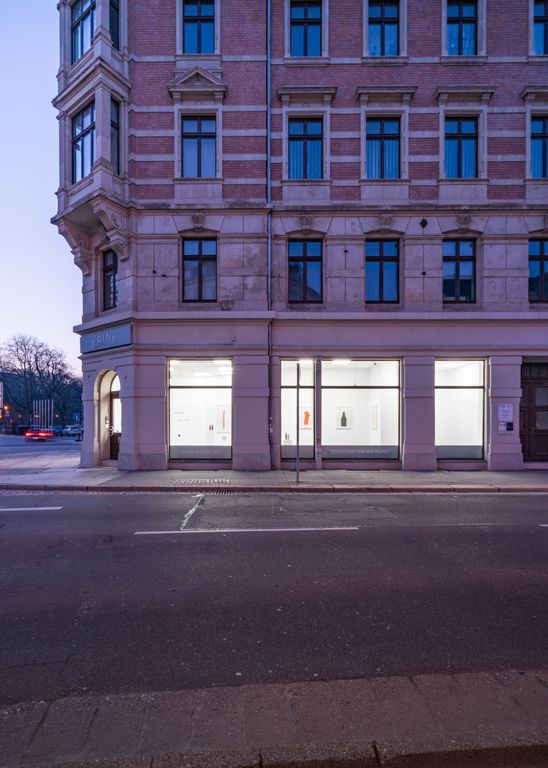 Installation view of Carsten Becker – Norm at Galerie Konstanze Wolter, 2022