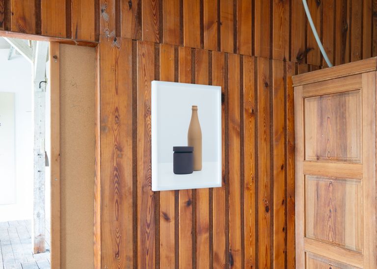 Installation view of Unter Strom at Traumbüro Meschtschanow, 2023