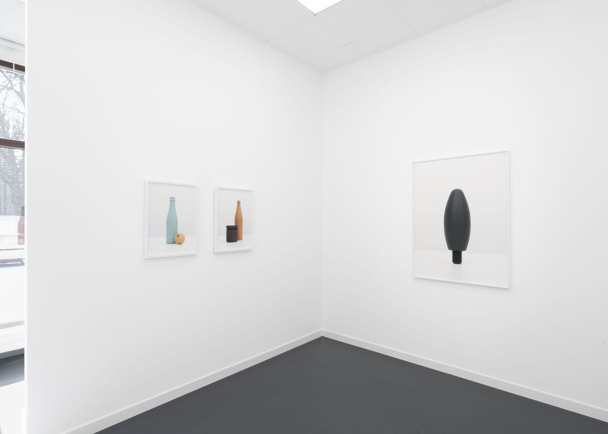 Installation view of Carsten Becker – Norm at Galerie Konstanze Wolter, 2022