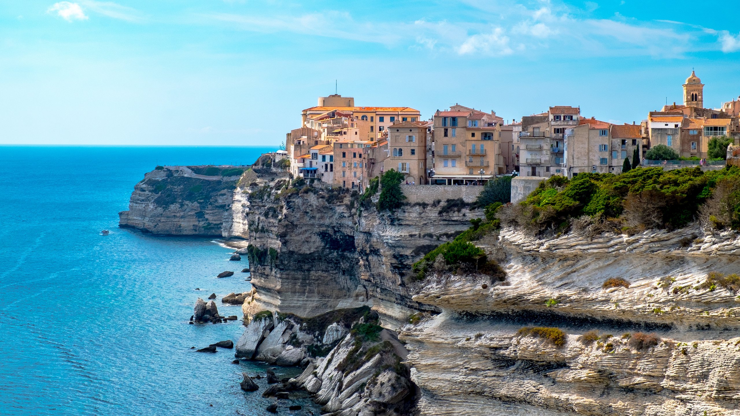 Крепость бонифачо корсика. Бонифачо корсика франция. Кому принадлежит корсика. Город бонифачо франция. Италия корсика остров.