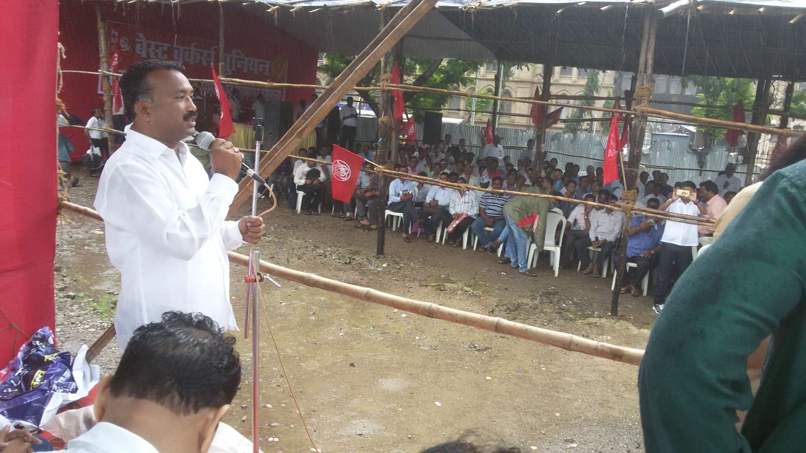आश्रम शाळा आझाद मैदान