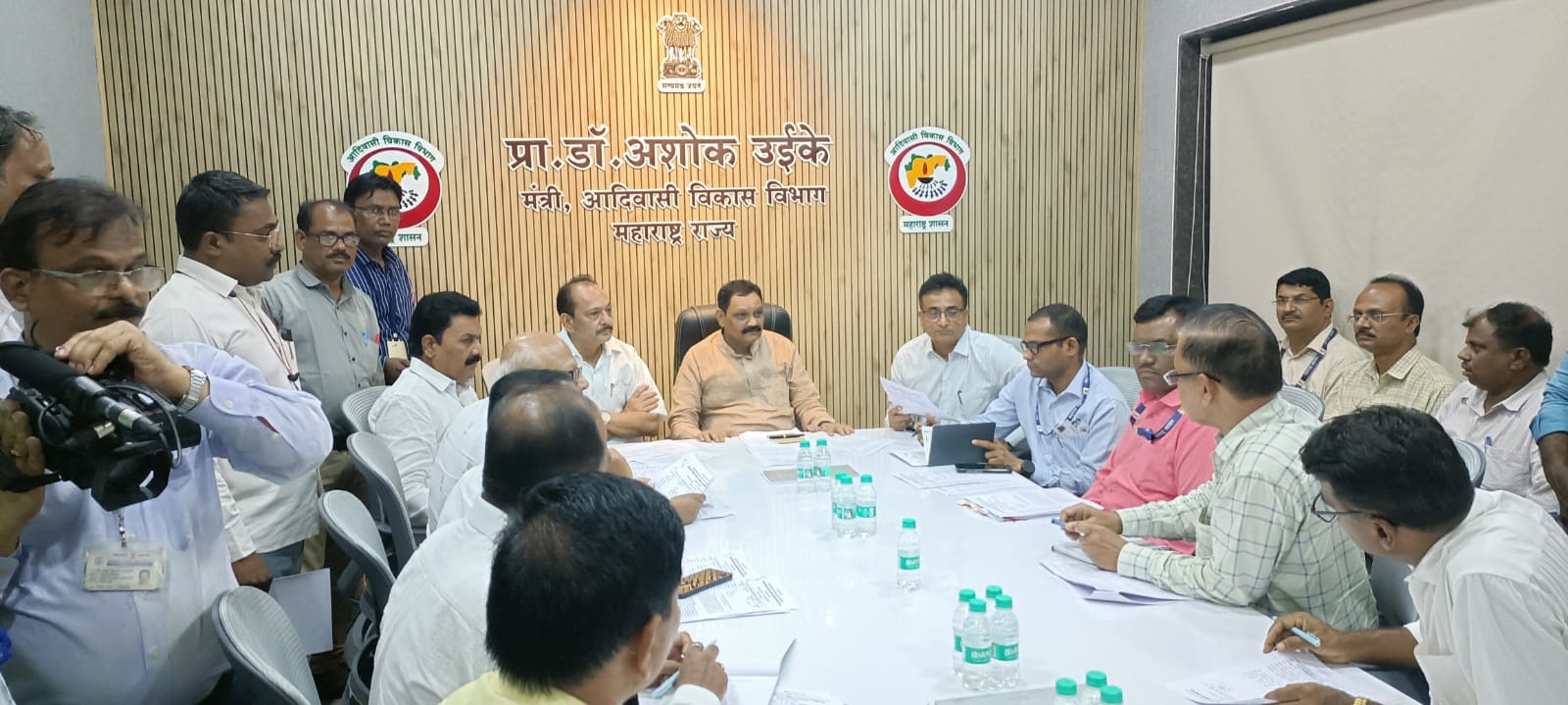 आदिवासी विकास विभागामार्फत चालवण्यात येत असलेल्या आश्रम शाळांच्या बाबतीत दिनांक २२/०६/२०२६ डॉक्टर अशोक उईके साहेब यांच्यासमवेत बैठक पार पडली.