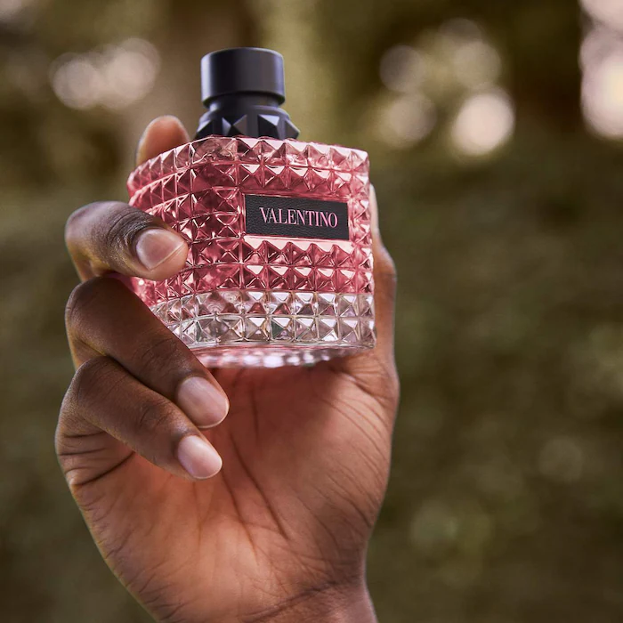 Valentino Donna Born In Roma Eau de Parfum with Bourbon Vanilla & Jasmine