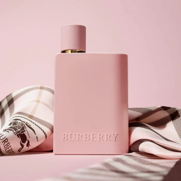 BURBERRY  Her Parfum with Cherry