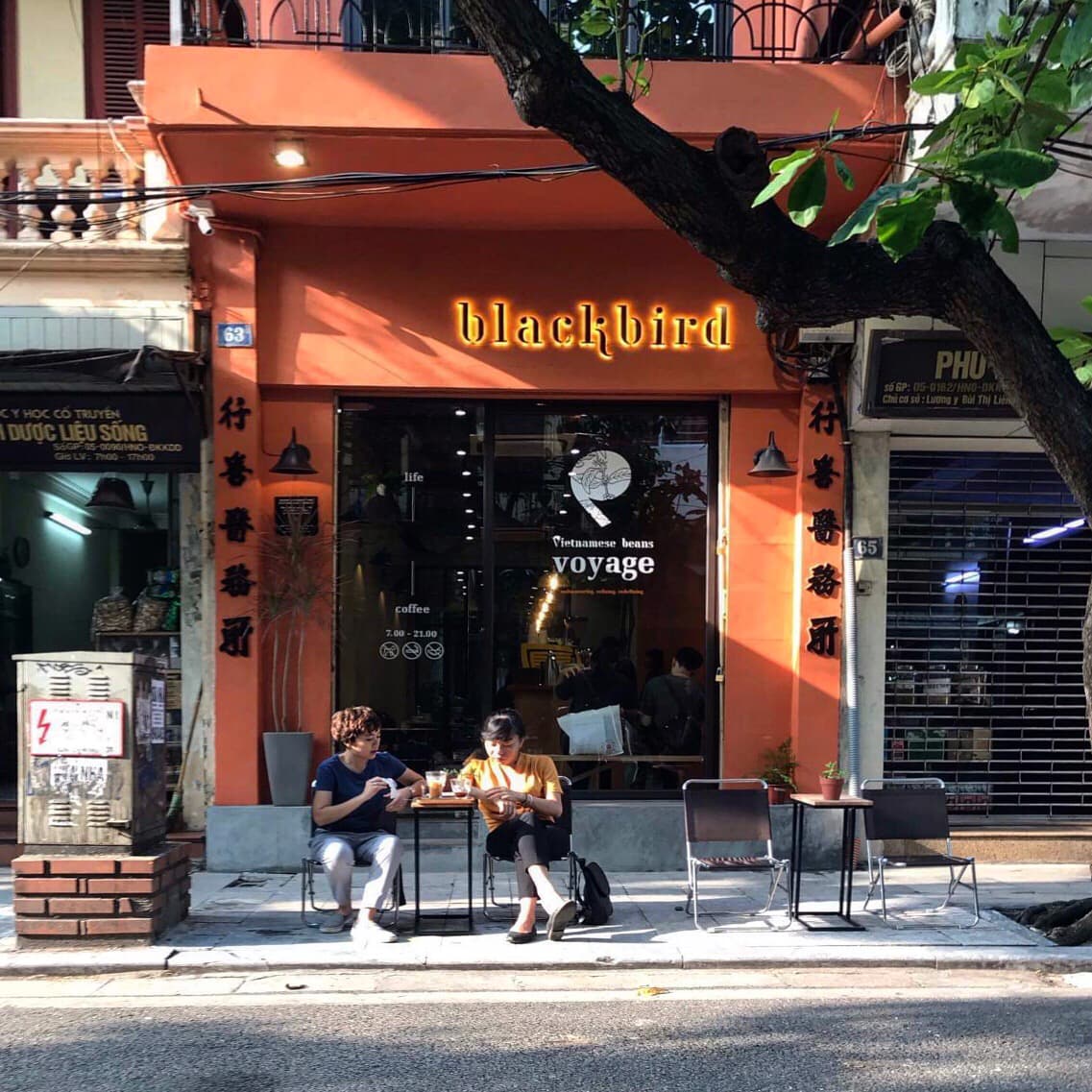 Blackbird Coffee • Lãn Ông