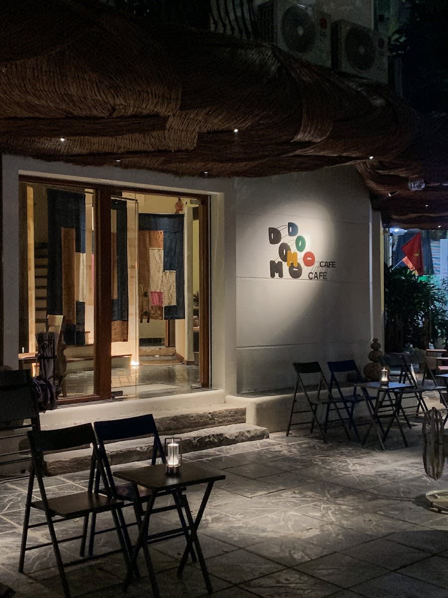 Cafe Domo • Nguyễn Sơn