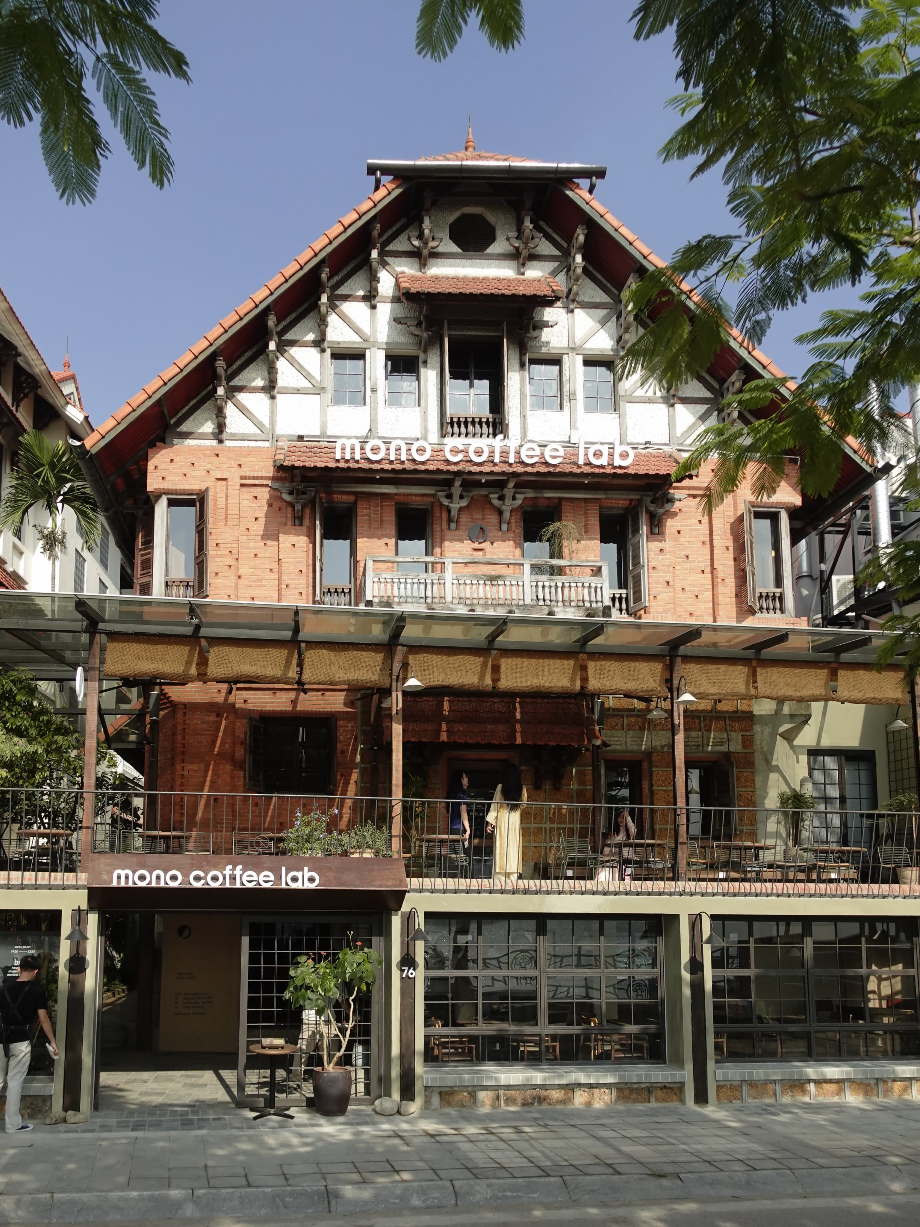 MONO Coffee Lab • Quảng An