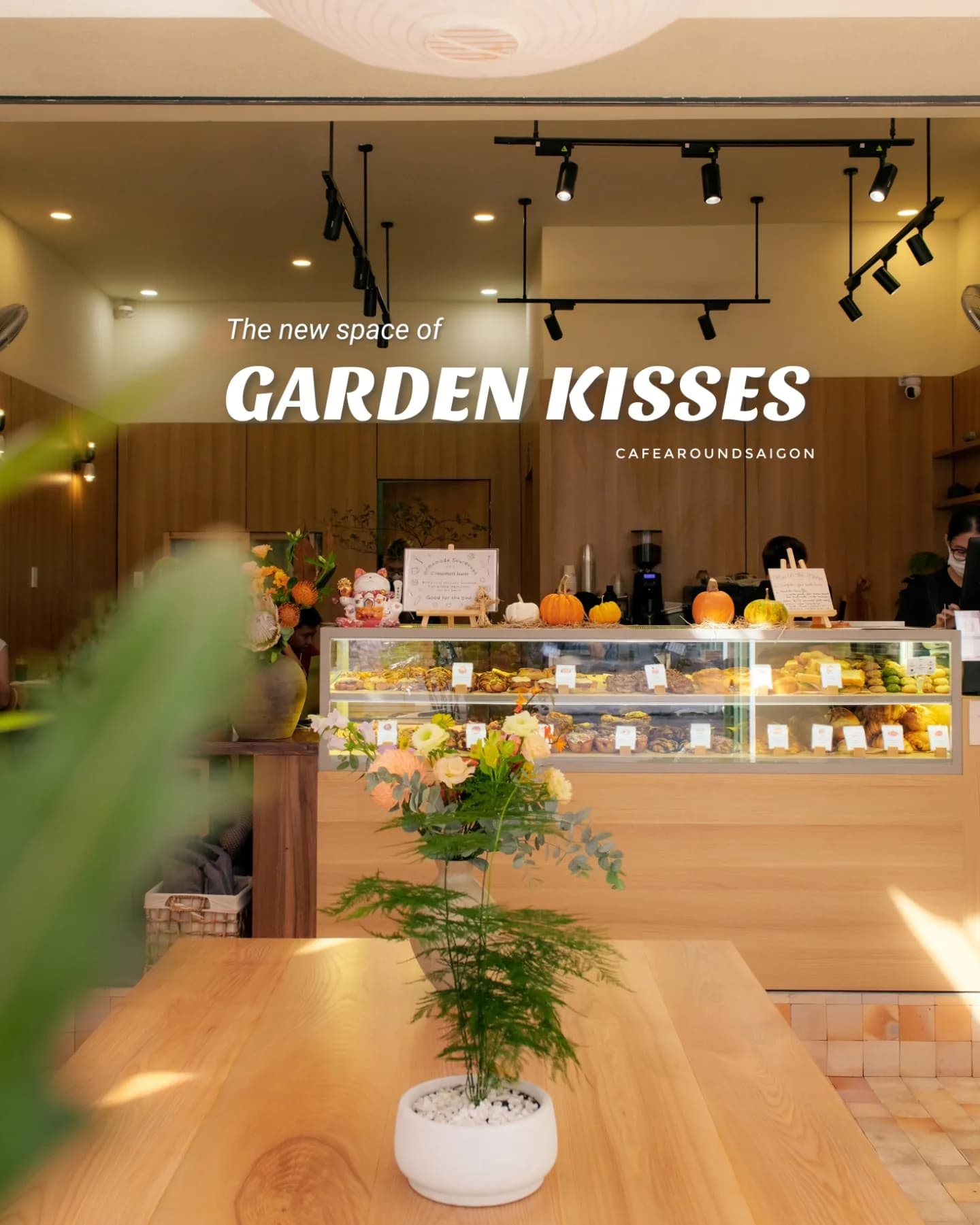 Garden Kisses • Nguyễn Bá Huân
