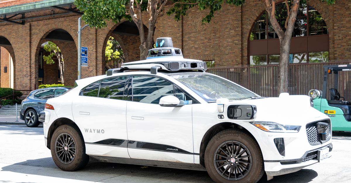 Cover Image for Waymo elimina la lista de espera y abre sus robotaxis para todos en San Francisco