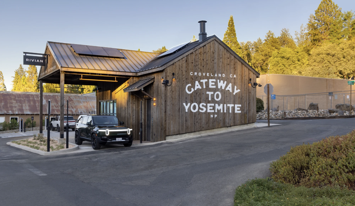 Cover Image for Rivian inaugura su primer punto de carga, una moderna estación eléctrica cerca de Yosemite.