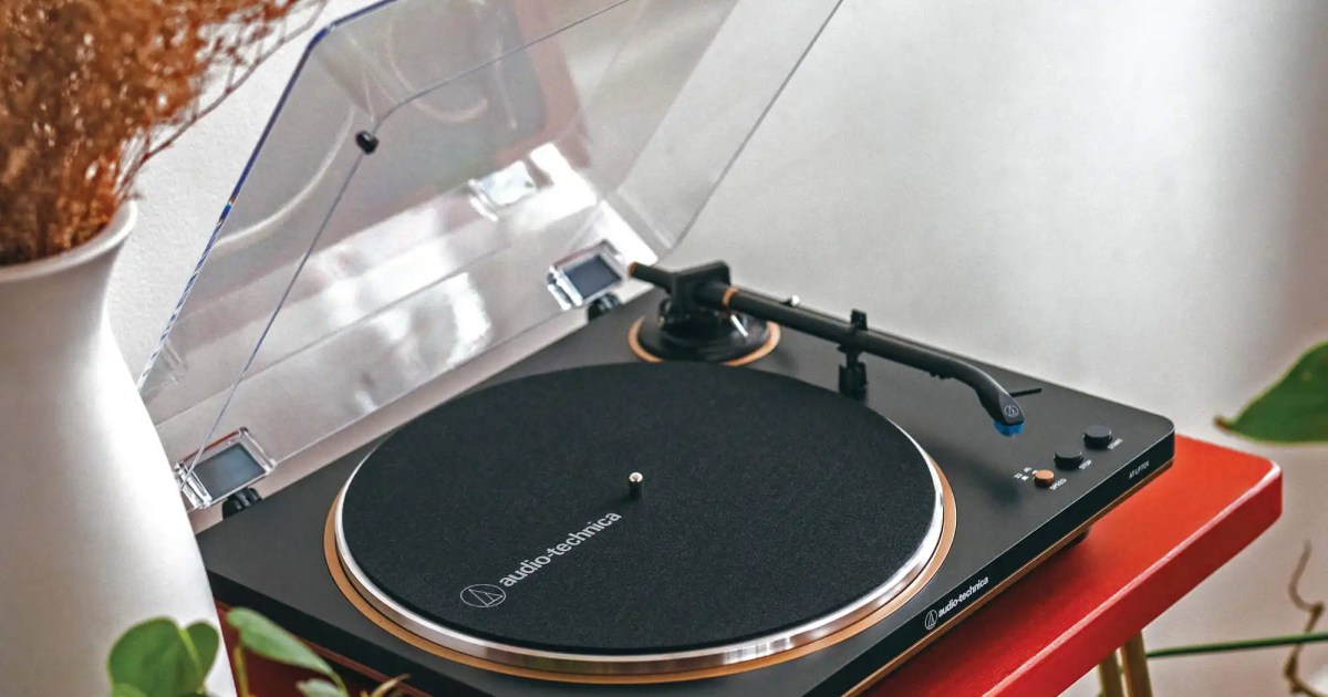 Audio-Technica lanza un nuevo tocadiscos de nivel básico a su colección.