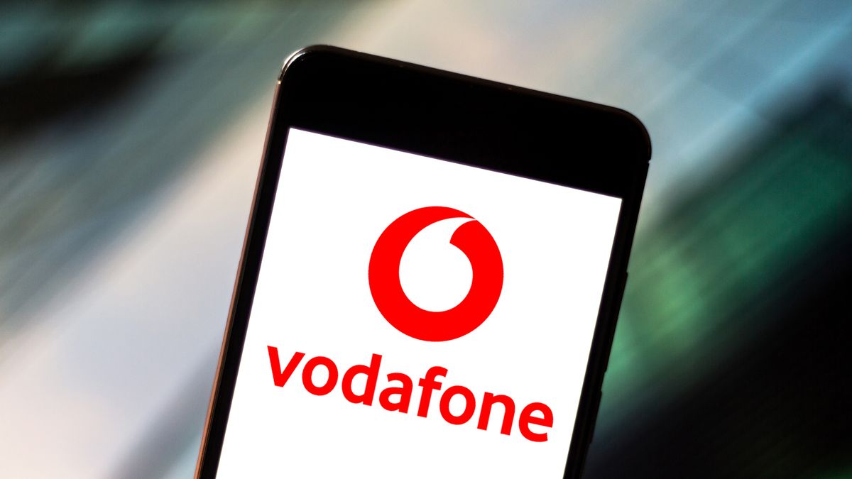 Cover Image for Vodafone y Three critican al regulador británico por los retrasos en la fusión.