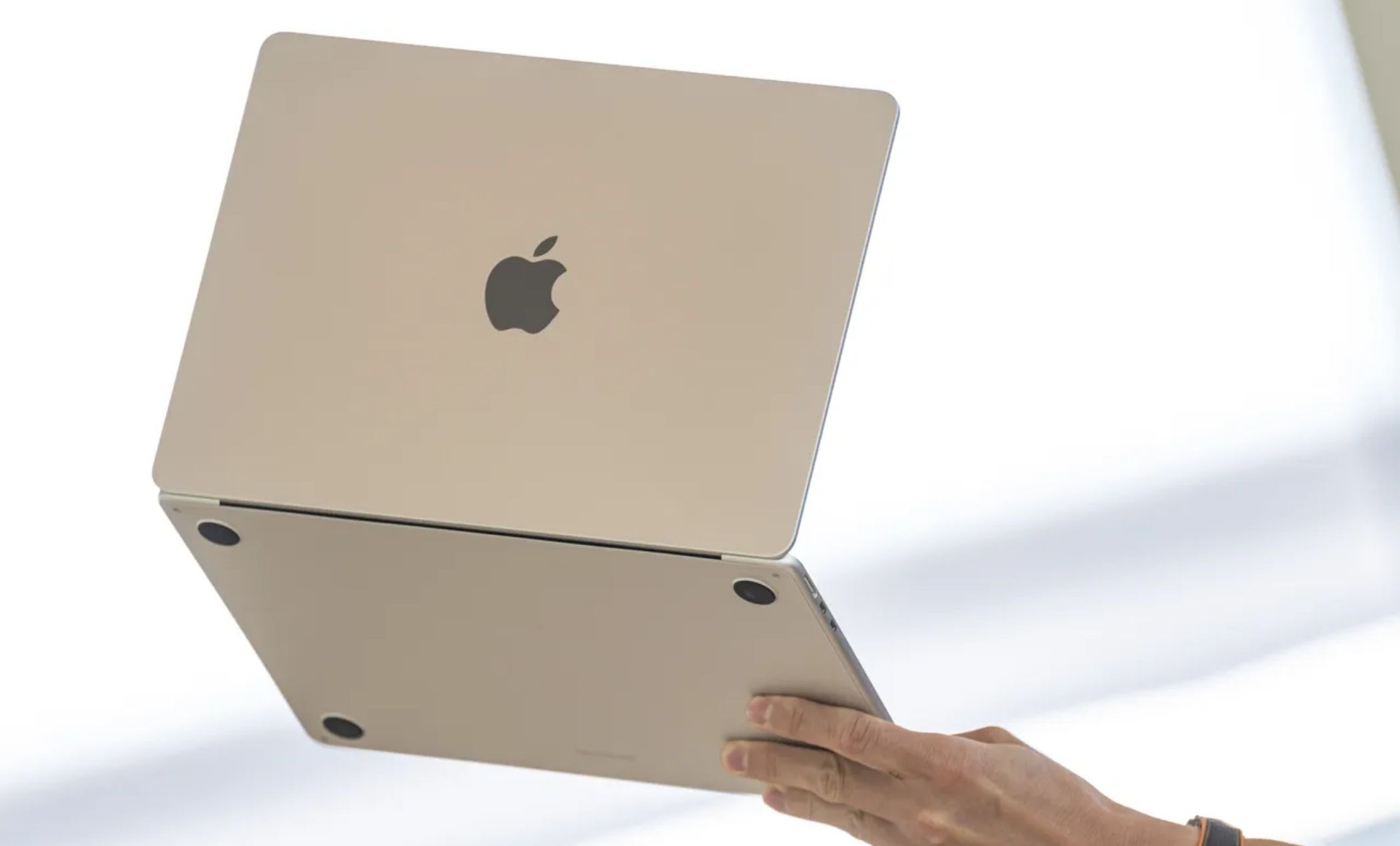 Cover Image for Se anticipa el lanzamiento en 2024 de la M4 MacBook Pro, Mac mini e iMac.