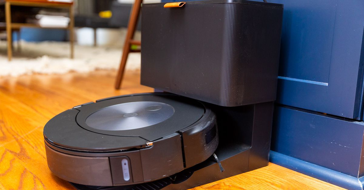 Cover Image for El impresionante Roomba Combo j7 Plus de iRobot ahora está más barato que nunca para los lectores.