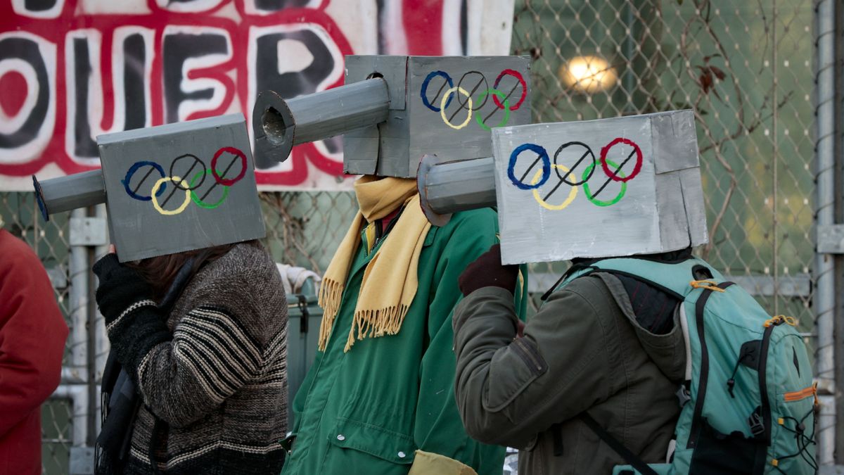 Cover Image for Las Olimpiadas de París 2024 han terminado, pero la vigilancia por inteligencia artificial podría permanecer.