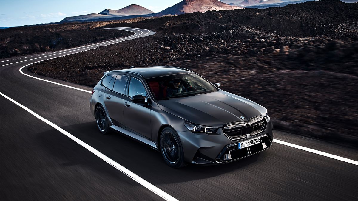 Cover Image for BMW presenta su nuevo M5 Touring híbrido de 717 caballos, que podría ser la furgoneta familiar ideal.