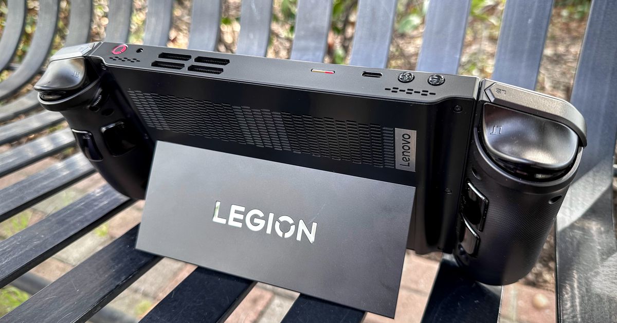 Cover Image for Un año después, Legion Go de Lenovo lanzará su propio dock oficial y accesorio de control.