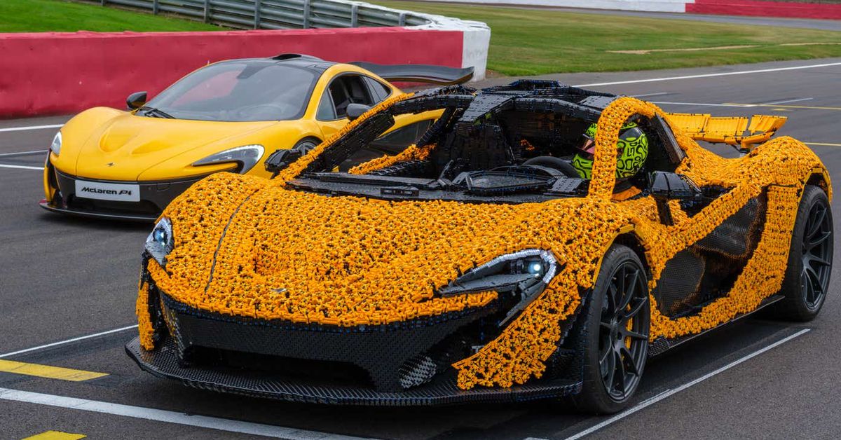 Cover Image for Este McLaren P1 de Lego a tamaño real puede alcanzar casi 40 mph.