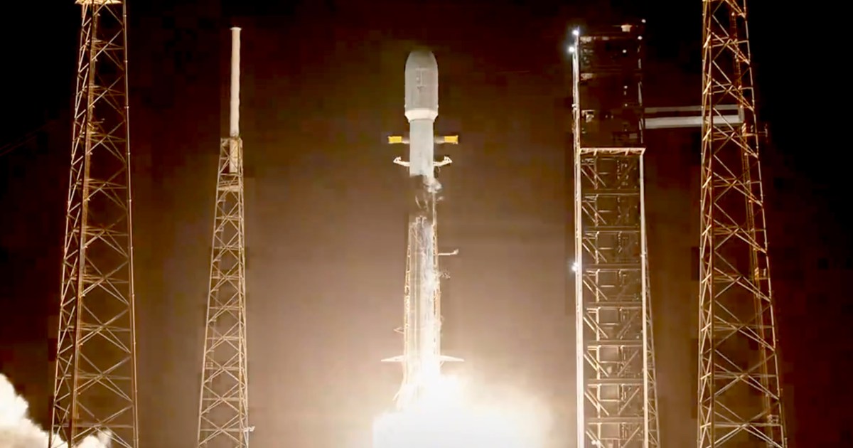 Cover Image for A SpaceX Falcon 9 rocket has set a new record.