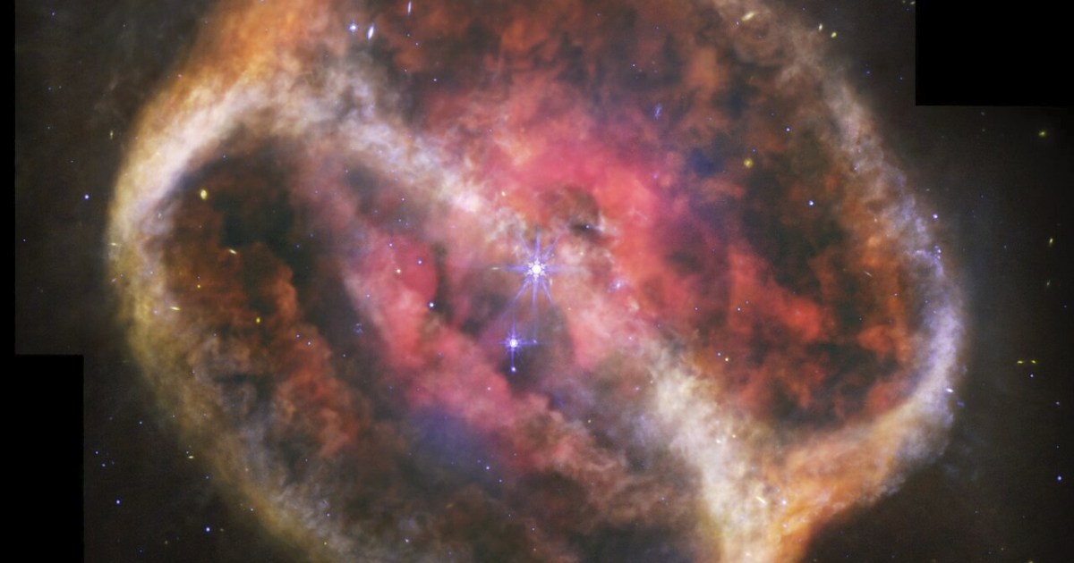 Cover Image for The James Webb Telescope captures the image of a dying star forming a cosmic hourglass.