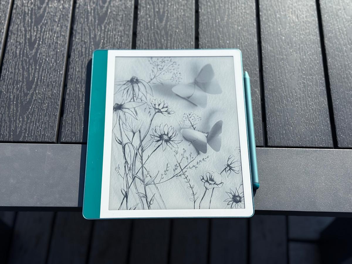 Cover Image for The second generation of the Kindle Scribe returns to sale at a historic low price.