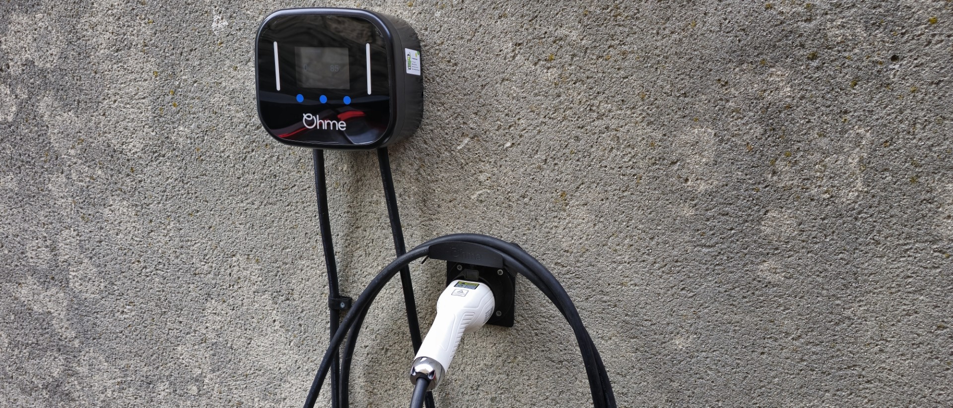 Cover Image for He estado utilizando el Ohme Home Pro para cargar mi vehículo eléctrico durante 5 meses, y ha reducido mis facturas de energía y me hace sentir que contribuyo a salvar el planeta.