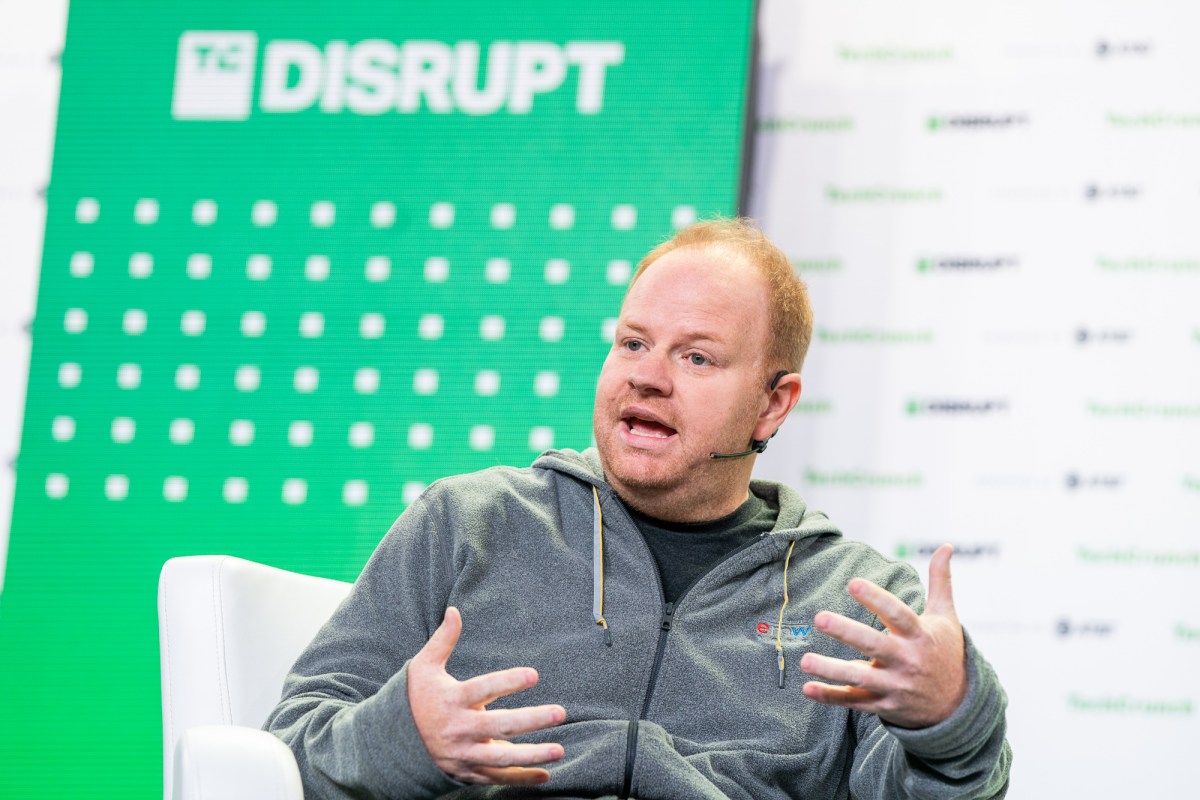 Cover Image for Rippling secures $450 million, valued at $16.8 billion, and confirms that YC is a customer.