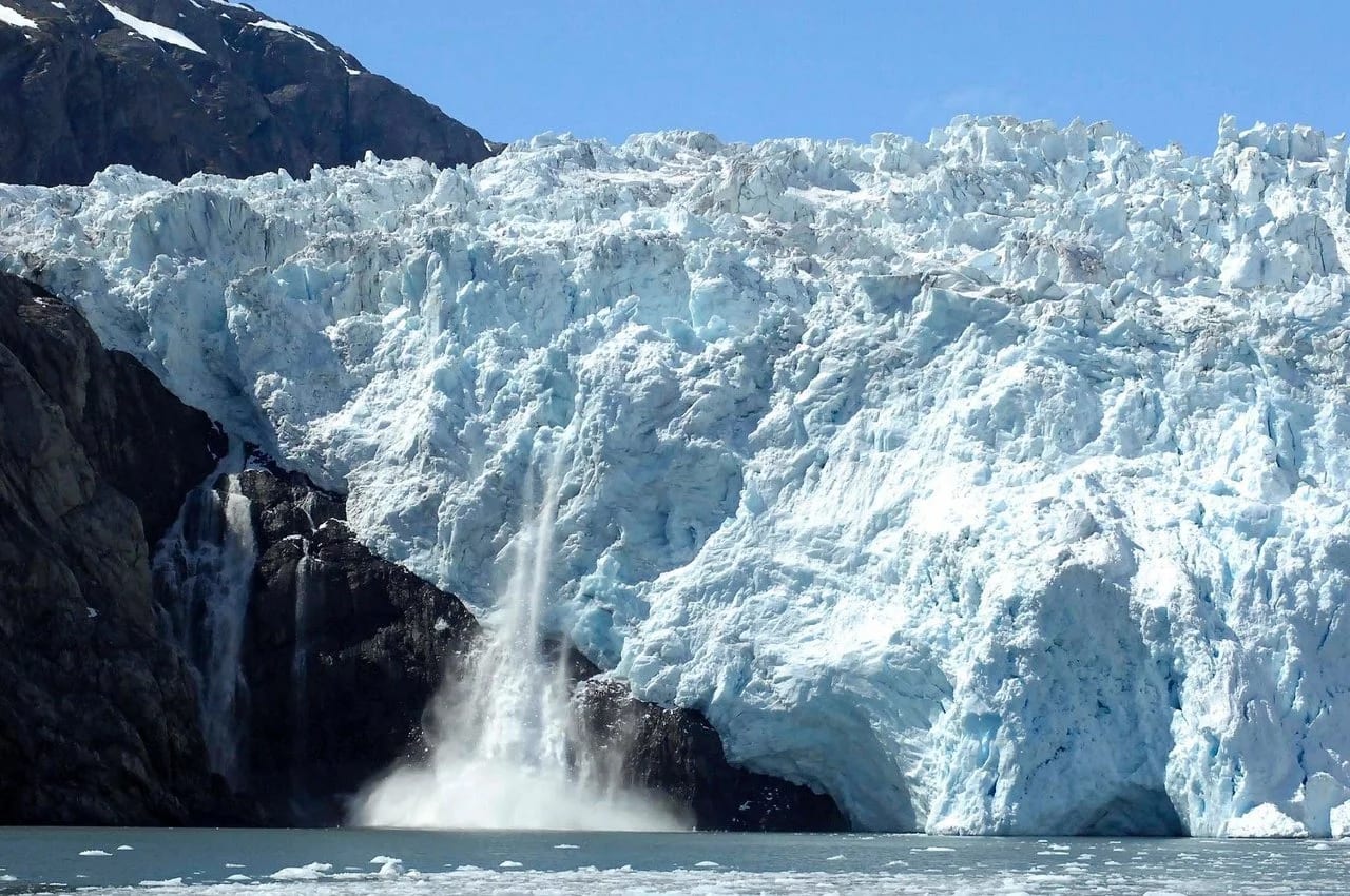 Andean Climate Council Deploys 2 Billion Dollar Watershed Shield to Guard Vulnerable Glacial Basins Against Severe Spring Heat Waves