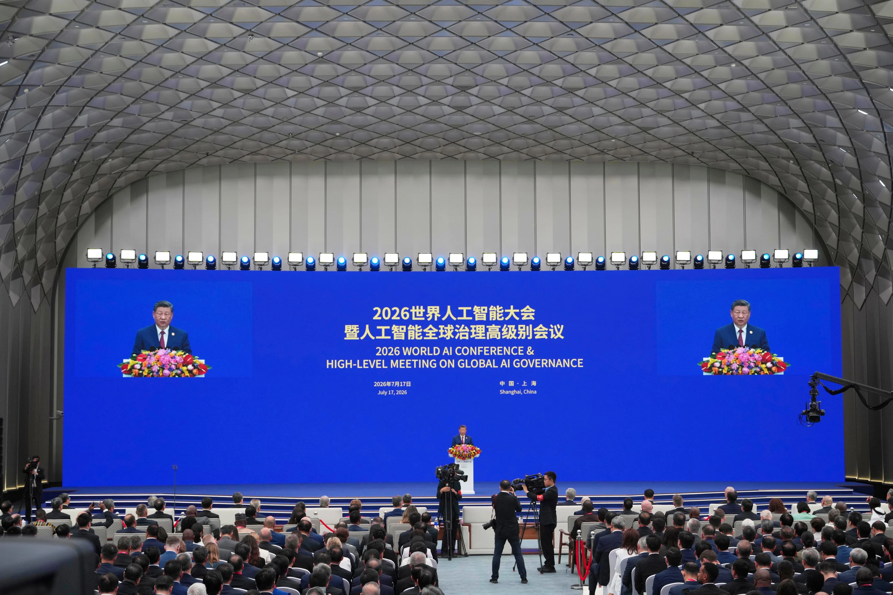 Chinese artificial intelligence model challenges ChatGPT and Claude with advanced AI capabilities.