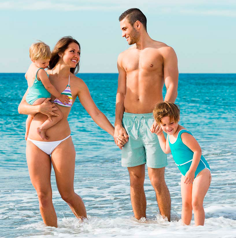 familia en playa