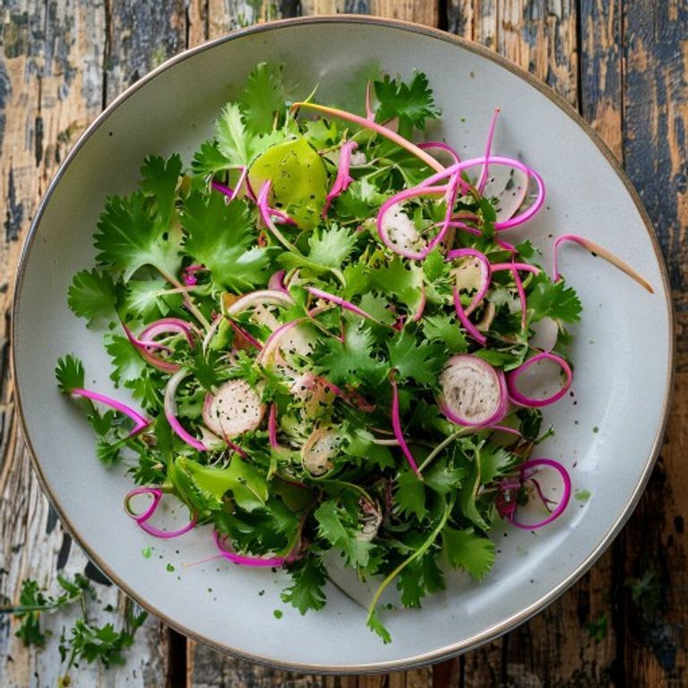 Ensalada de nopalitos con rábano y cilantro fresco