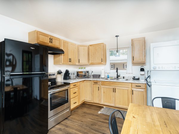 Side angle with mountain backdrop