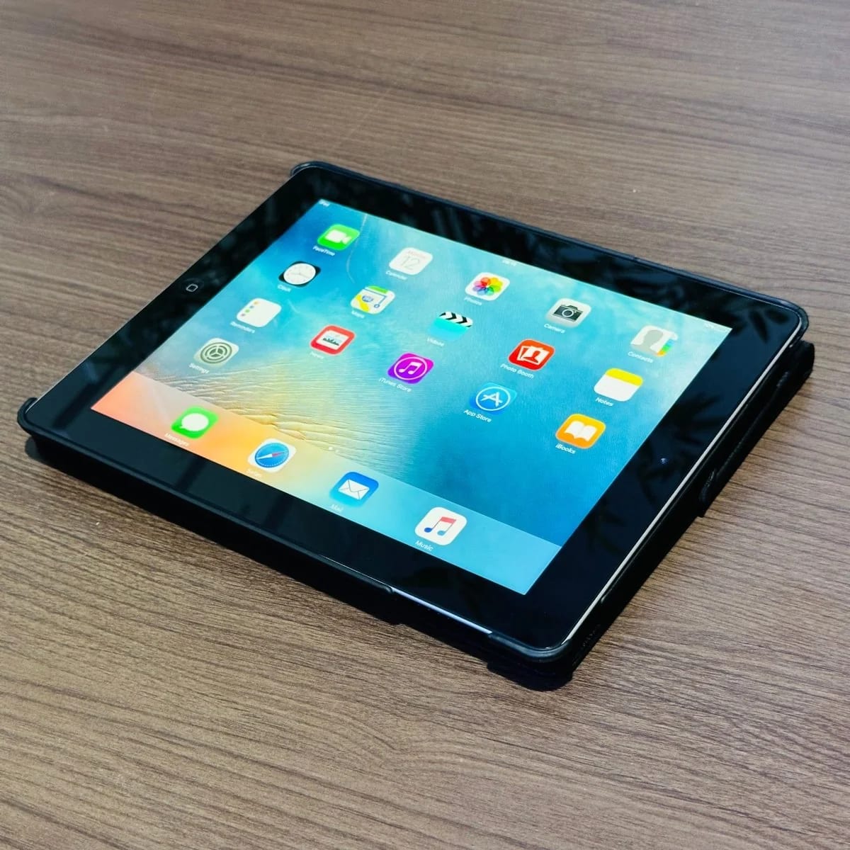 64GB   Apple   iPad   2   -   WiFi   -   Black ₦40,000.00 - image 1