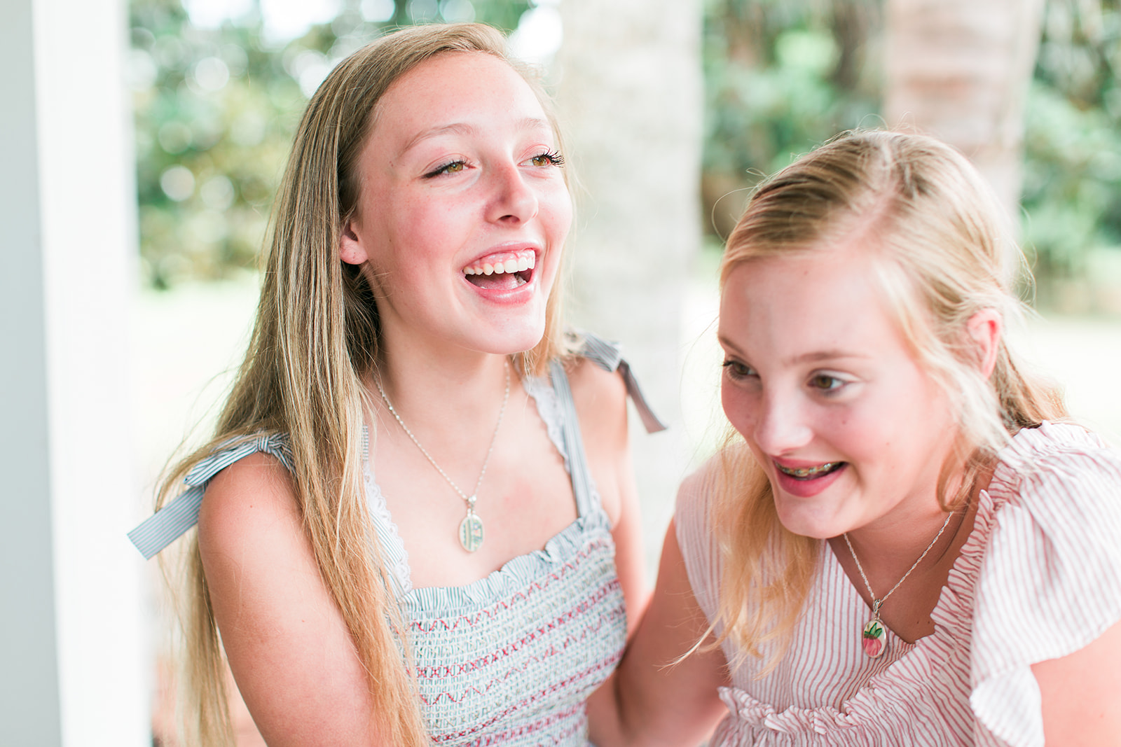 Vintage china pendant detail