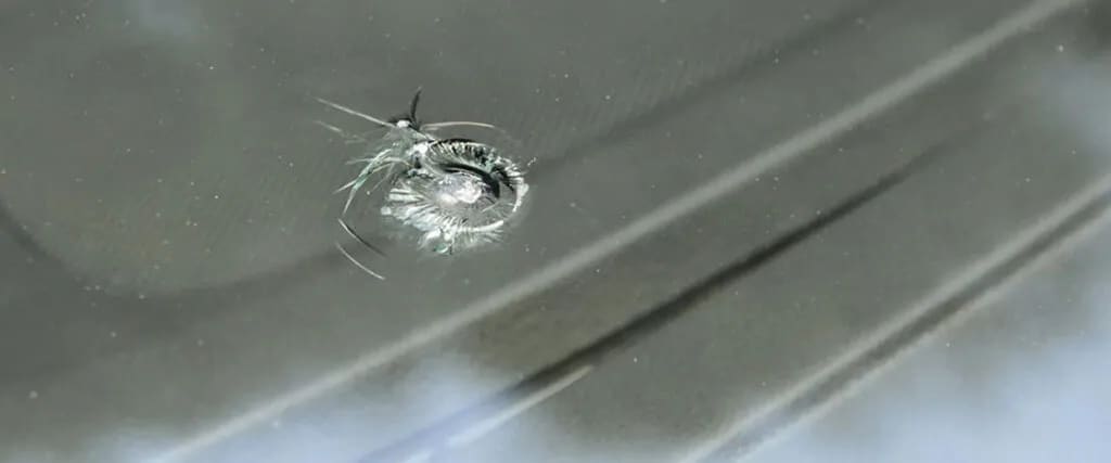 windshield chip repair service in fenton, auburn hills, sterling heights michigan
