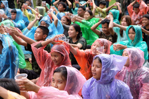 Kegiatan lapangan di tengah hujan
