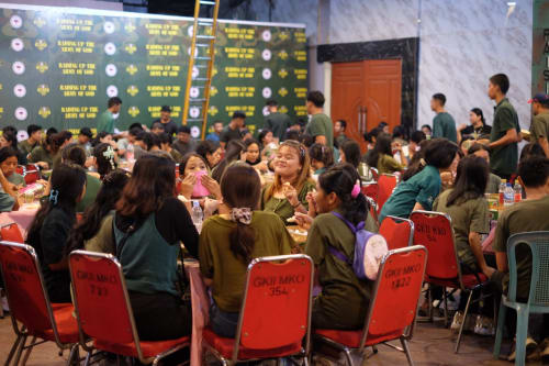 Makan bersama peserta