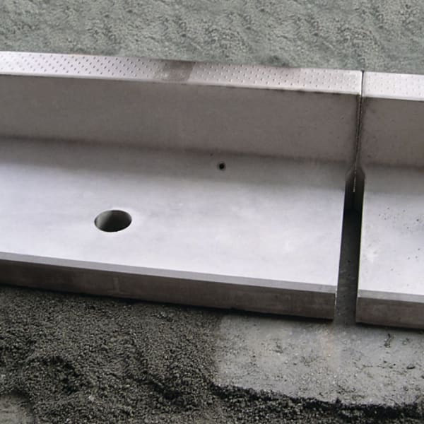 Perron Aufsatzelement Typ 49 bewehrt grau glatt gefast L 200 B 50 H 63 W 12 cm-thumbnail