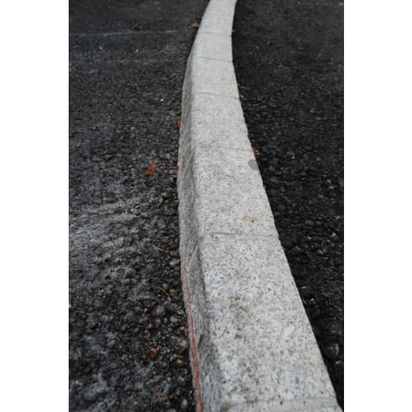 Randsteine Granit RN12/15 x 25 cm geflammt (POL)-thumbnail