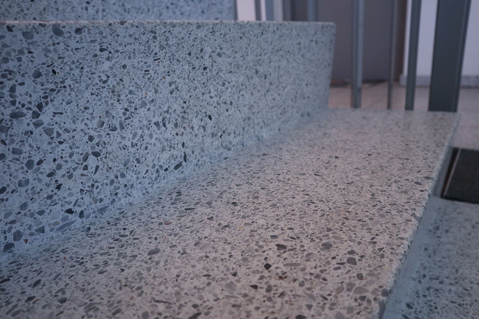 Treppenstufe gefertigt aus Kunststein