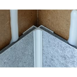 Alu Inneneckprofil zu Neocom-Design+ 90° silber eloxiert 3 mm Länge 3.0 m