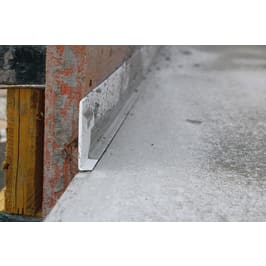 Abziehprofil Mauerkrone R0 gelocht weiss Hart-PVC Winkel 50 / 8 / 2 mm 2.5 m